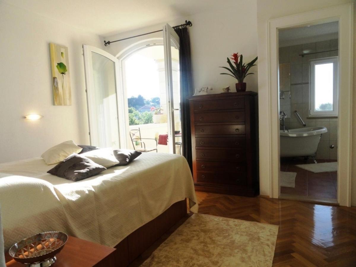 Villa Angelina Supetar Mirce Buitenkant foto